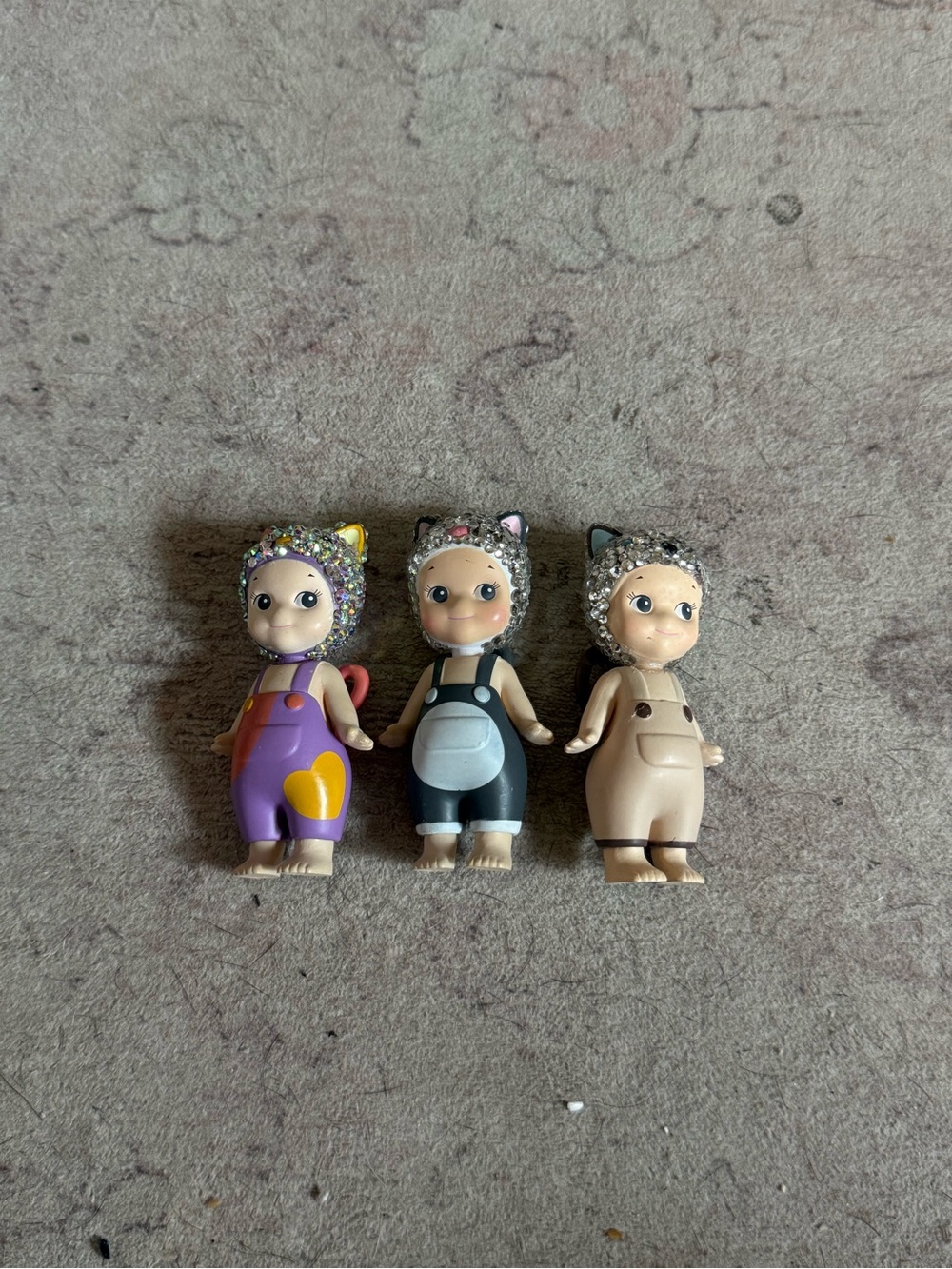 Small Pets Cute Figurine Plush Outfit Toy - Purple, Black, Beige